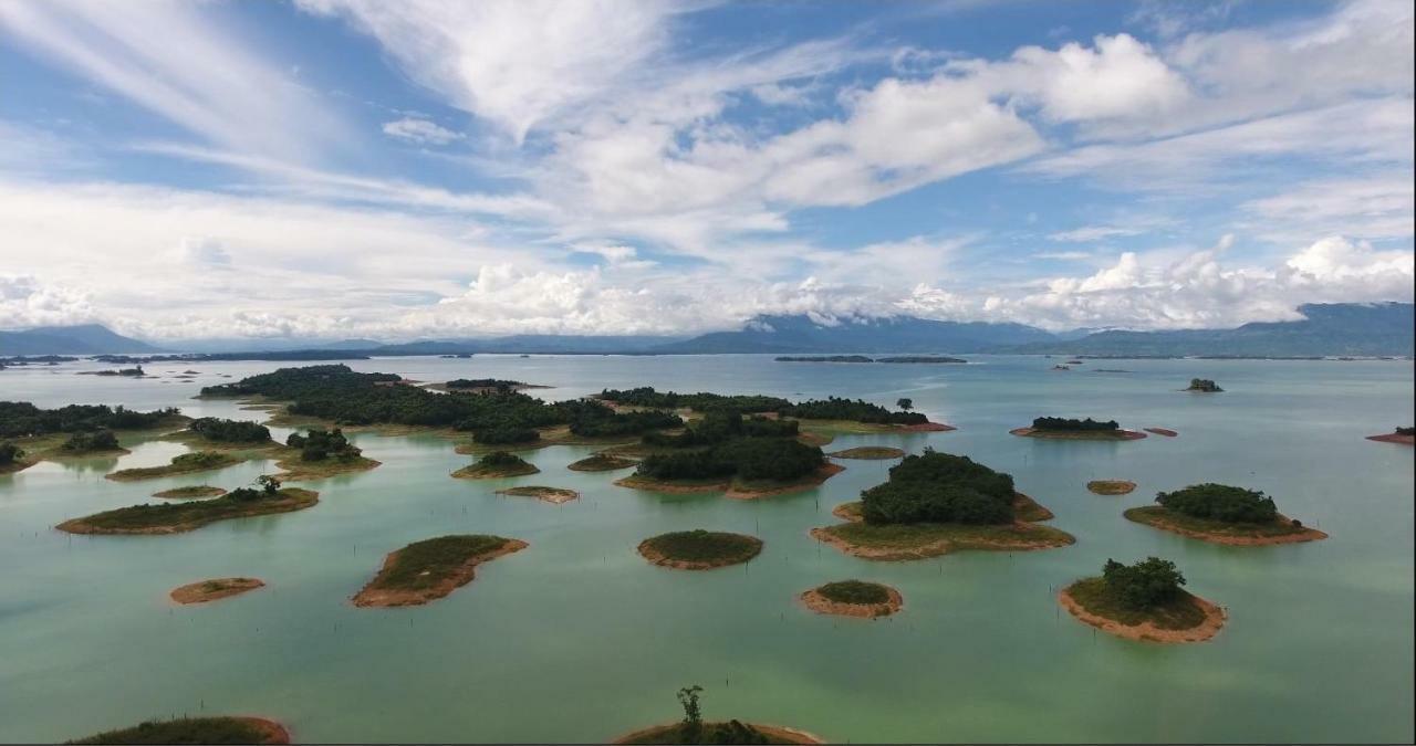 Dansavanh Namngum Resort Ban Keun Екстер'єр фото